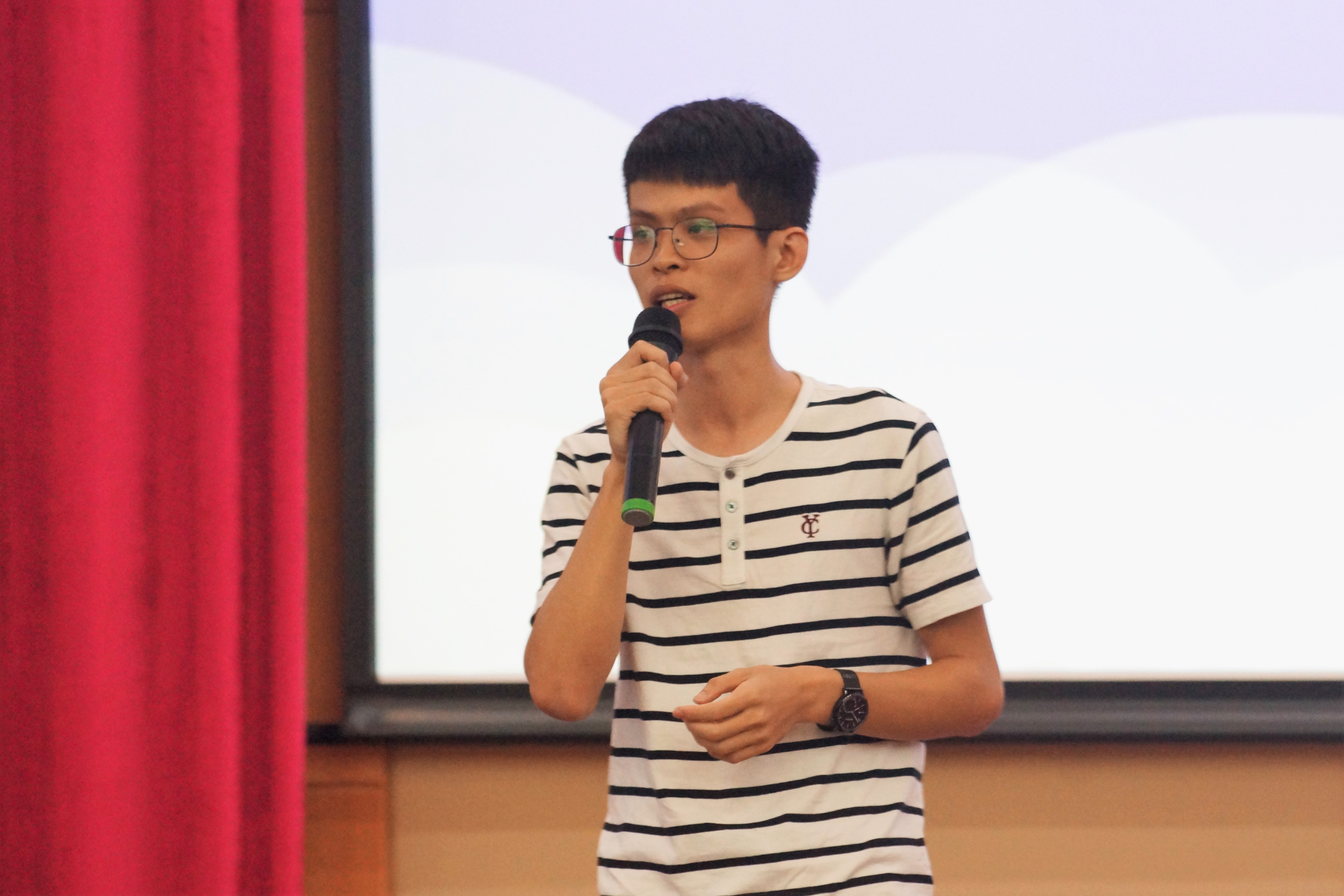 日韩无码
举办学长-学习经验-生活技巧-分享会3.jpg